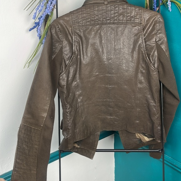 BCBG Max AZRIA army brown leather like new jacket fitted amazing details Sm - Picture 8 of 9
